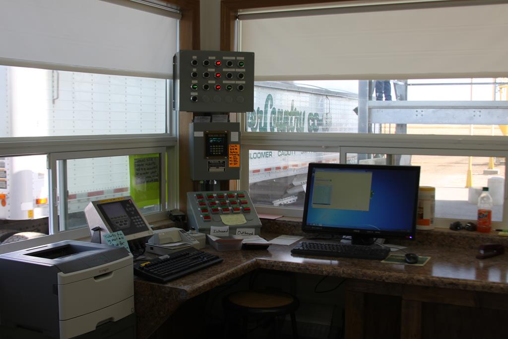 05 Grain Dump TS 068